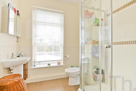 En-suite Shower Room.JPG