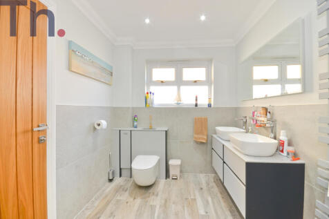 Dual Basins in En-suite