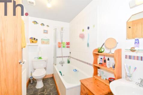 Bathroom.JPG