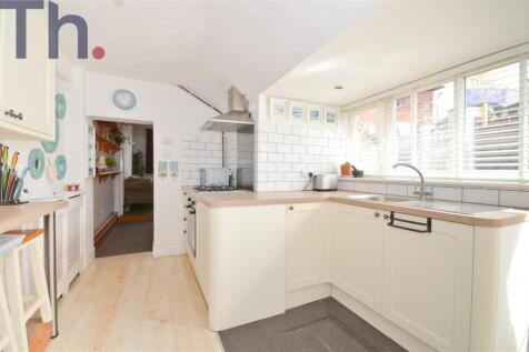 Kitchen.JPG