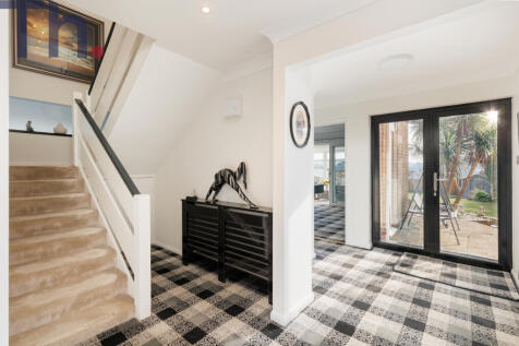 Welcoming Entrance Hall &amp; Stairway