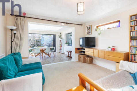 Lounge &amp; Dining Room