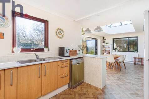 Kitchen &amp; Dining Areas