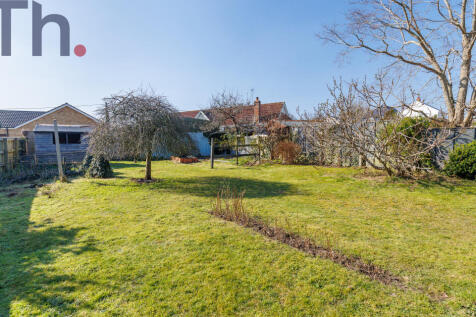 Extensive Rear Garden