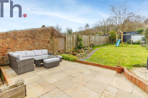 Patio &amp; Lawned Garden