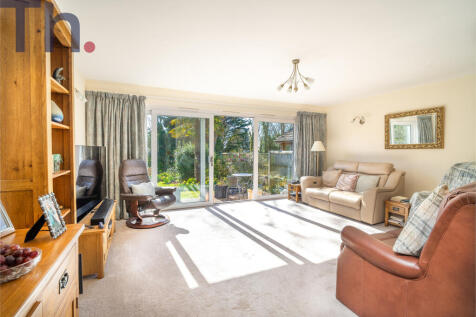 Spacious Lounge
