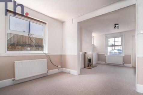 Lounge &amp; Dining Room