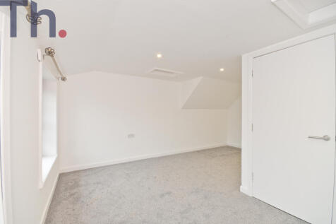 Bedroom 2.JPG