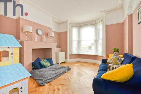 Family Room.JPG