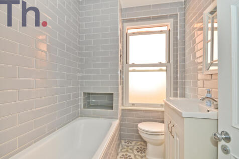 Family Bathroom.JPG