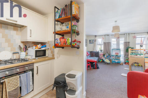 Kitchen &amp; Lounge
