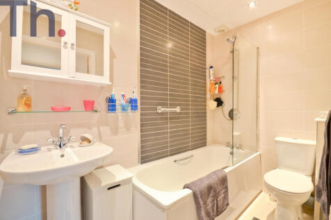 Bathroom.JPG