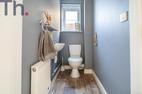 Downstairs Cloakroom W/C