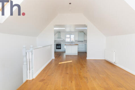 Lounge &amp; Kitchen