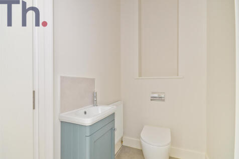 Downstairs Cloakroom WC