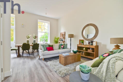 Lounge &amp; Dining Areas