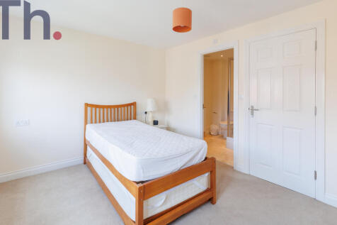Bedroom1 with En-Suite