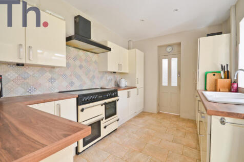 Kitchen.JPG