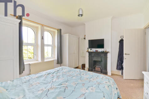 Bedroom 1.JPG