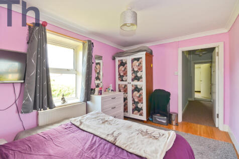 Bedroom 2.JPG