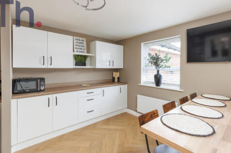 Kitchen &amp; Dining