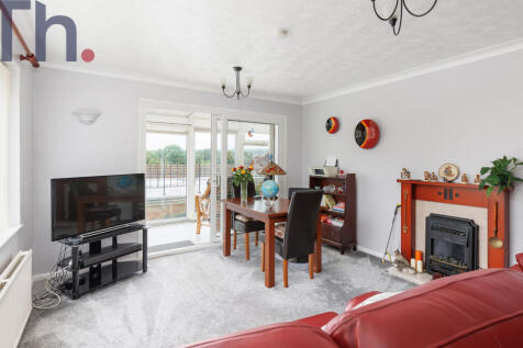Lounge &amp; Conservatory