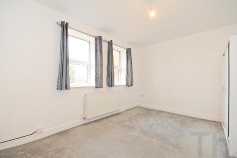 Bedroom 1.JPG