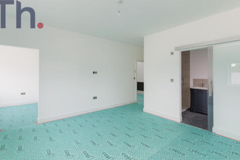 Bedroom with En-Suite &amp; Dressing Room