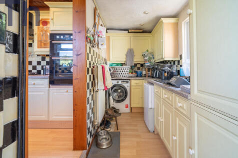 Kitchen &amp; Utility