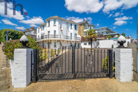Gated Frontage