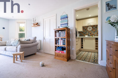 Lounge &amp; Kitchen