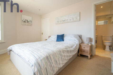 Bedroom 1 with En-suite WC