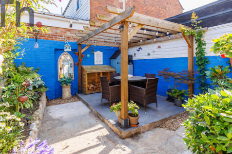 Al-fresco Dining