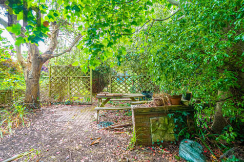 Private Secluded Garden