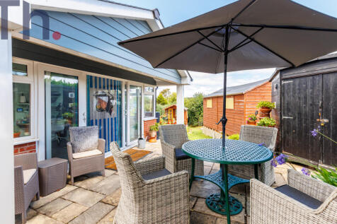 Sun Room &amp; Outside Dining