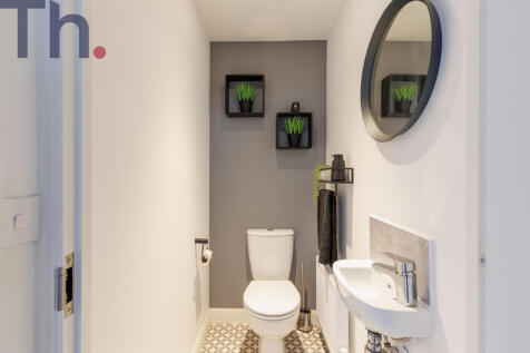 Downstairs Cloakroom WC