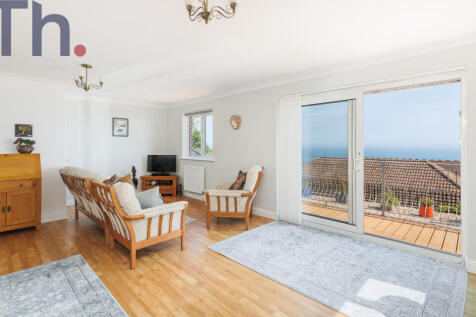 Lounge/Diner with Sea Views