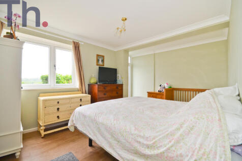 Bedroom 1.JPG