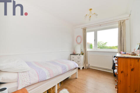 Bedroom 3 (2).JPG