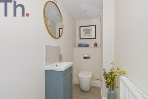 Downstairs Cloakroom WC