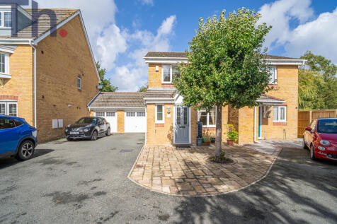 Front Elevation &amp; Driveway/Garage
