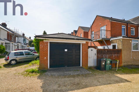 Detached Garage.JPG