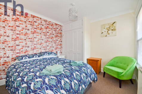 Bedroom 2.JPG