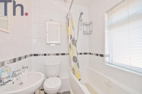 Family Bathroom.JPG