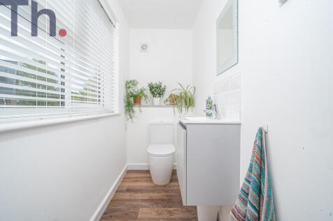 Downstairs Cloakroom WC
