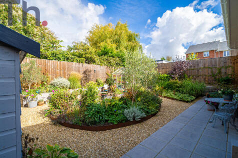 Pretty Landscaped Garden