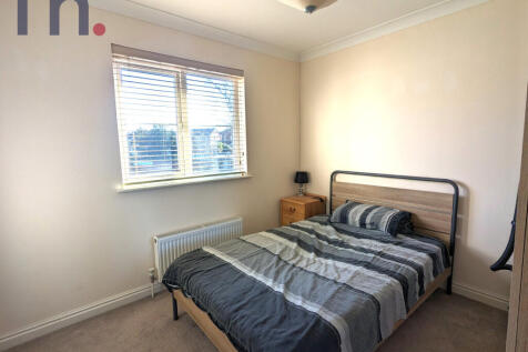 Bedroom pic 1