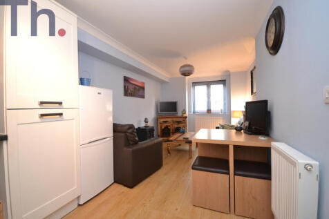 Lounge &amp; Kitchen