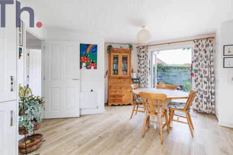 Spacious Dining Area