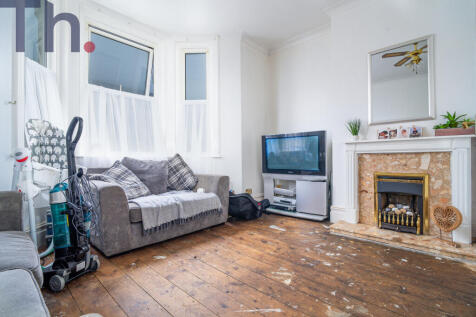 Bedroom 4/Dining Room